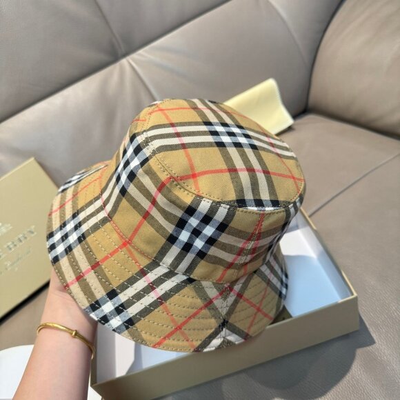 Burberry Tan and Cream Hat - Picture 4 of 7